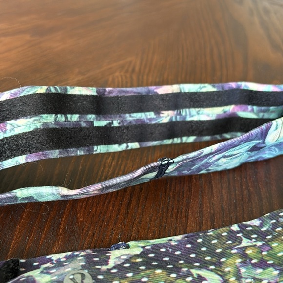 Six lululemon headbands. Great used condition - Picture 5 of 7